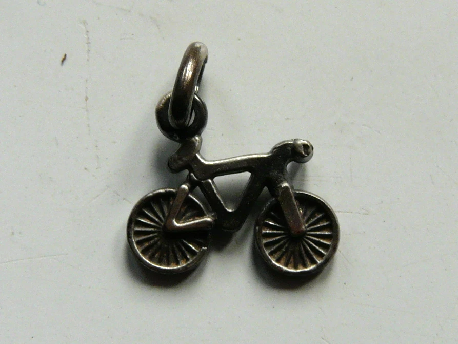 Piccola BICICLETTA Ciondolo in ARGENTO Brunito 925 STERLING SILVER - Immagine 1 di 1