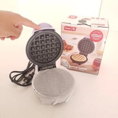 Nuevo DASH Mini Maker Waffle 4" Superficie de Cocina Antiadherente - Púrpura Lavanda Foto 1 de 4