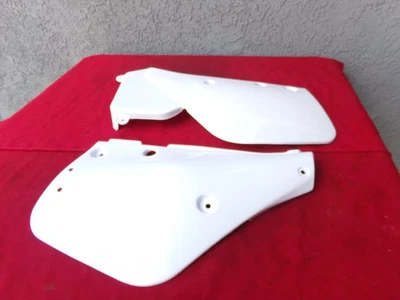 YAMAHA YZ490 SIDE COVERS LEFT & RIGHT WHITE 1986-1990 NICE AFTERMARKET - Image 1 of 4