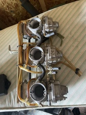 Carburador Yamaha Mountain SRX 2000 700 carbohidratos 8 canales-14100-10-00 Foto 1 de 4