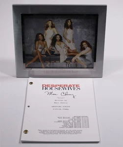 Desperate Housewives Pilot Shooting Script 2004 Signed Marc Cherry +Framed Photo - Picture 1 of 4