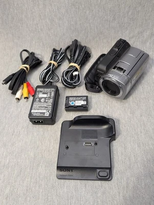 Sony Handycam DCR-SR65 HDD Camcorder 25X Zoom Bundle Battery & Charger Tested - Image 1 of 4