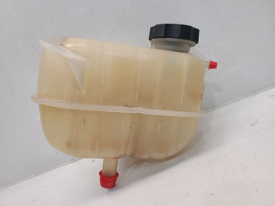 2007-12 Chevrolet Malibu (2.4L / AT) Coolant Reservoir  - Image 1 of 4
