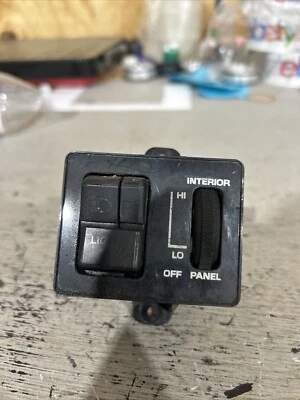 Bisel interruptor faro Oldsmobile Cutlass 84-88 con interruptores no probados Foto 1 de 4