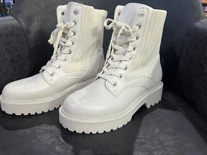 Calvin Klein Samica Lace-Up Quilted Lug Sole Combat Booties Ivory Size 6.5 - Picture 1 of 12