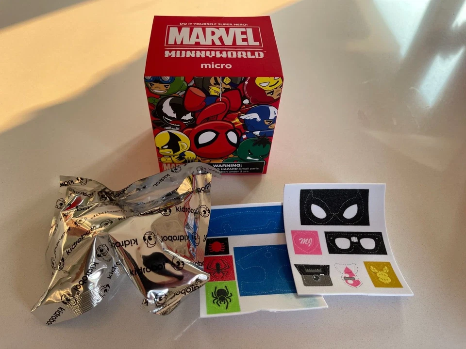 Spider-Man | Kidrobot Marvel Series 1 - Munnyworld Mini 3" Vinyl Figure - Image 1 of 4
