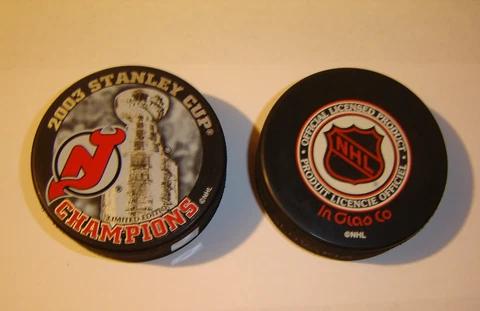 2003 Stanley Cup Champions New Jersey Devils NHL Hockey InGlasCo Souvenir Puck Cover