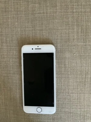Apple iPhone 8 - 64 GB - Plateado (Desbloqueado) A1863 (CDMA + GSM) Foto 1 de 2