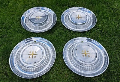 JUEGO DE 4 TAPACUBOS 1958 DESOTO FIREFLITE FIRESWEEP 14" TAPACUBOS 58  Foto 1 de 4