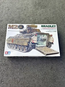 KIT MODELO TANQUE TAMIYA US M2 BRADLEY IFV EN CAJA 1:35 35132 - Imagen 1 de 5