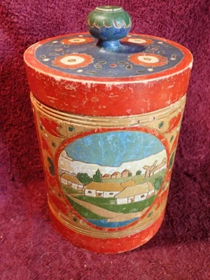 LARGE WELL CARVED PAINTED ANTIQUE HANDMADE WOOD BOX FOLK ART SWEDEN SWEDISH - Image 1 of 4