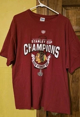 Old Time Hockey Men’s XL Red T-shirt Chicago Blackhawks NHL Champions Hockey - Image 1 of 4