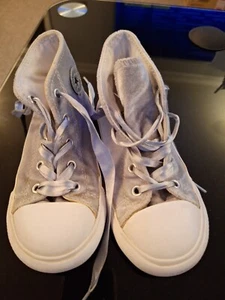 Converse Mädchen Größe 10 silbergrau Velours High Tops Band zum Binden guter gebrauchter Zustand - Bild 1 von 10