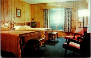 Columbus GA Merry El Motel Addition Interior TV Wood Panel Georgia postcard DQ1 - Picture 1 of 2