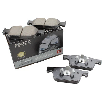 Juego de pastillas de freno delanteras cerámicas Akebono Euro para Volvo S60 S90 V60 V90 XC60 Foto 1 de 4