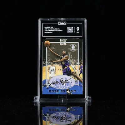 1997-98 Score Board Autographed Collection Kobe Bryant #16 - Los Angeles Lakers - Image 1 of 2