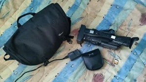 panasonic ag-hmc150 très bon état - Photo 1 sur 1