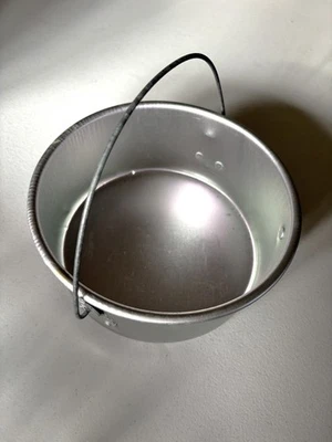 Maceta de camping de aluminio vintage con mango tamaño W-7 pulgadas H-3 pulgadas nueva Foto 1 de 3