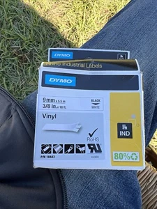 Dymo Industrial Rhino labels Vinyl 9mm x 5.5m 3/8 in x 18ft - Picture 1 of 2