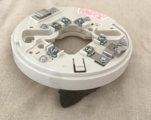 Hochiki Conventional Detector Mounting Base YBO-R/4A 10mm Profile Base - Picture 1 of 6