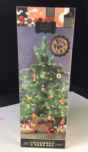 F.A.O. Schwarz Miniatur Weihnachtsschmuck und Baum Set (brandneu)  - Bild 1 von 4