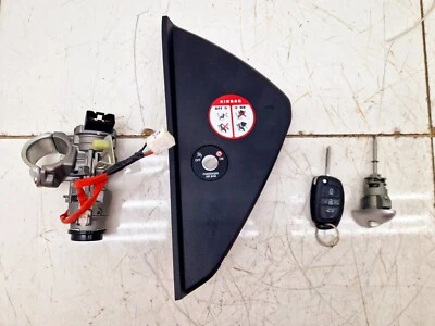 Hyundai IX35 MK1 Ignition Lock Set & Passenger Airbag Switch - Image 1 of 4