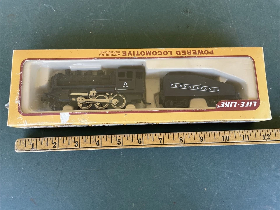 Life-Like Powered Locomotive 8391 Pennsylvania Railroad HO Scale
