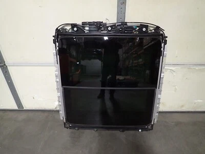 2018 BMW X2 F39 PANORAMIC SUNROOF SUN ROOF WINDOW GLASS & MOTORS & SHADE - Image 1 of 3