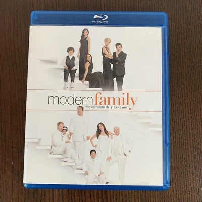 Modern Family Season 3 The Complete Third Season Blu-ray  - Image 1 of 4