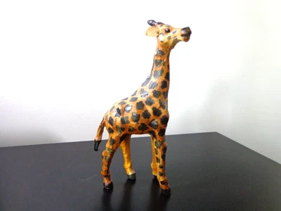 "Papel maché artesanal de 9"" ojos de vidrio de jirafa orejas de cuero turcos y caicos" Foto 1 de 4