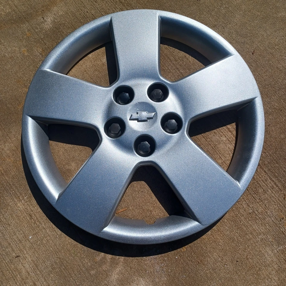Chevrolet HHR hubcap 2006- 2011 fits 16 inch wheels 9596079, 3251 Repainted 2 - Image 1 of 4