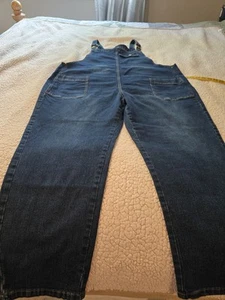 Mono con tirantes de mezclilla elástico talla XXL para mujer lavado oscuro ¡Usado en excelente estado! - Imagen 1 de 16