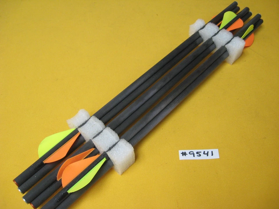 Horton Crossbow 6 Carbon 17" Recon/Vision Arrows w/Flat Nocks & 2" Blazer Vanes - Image 1 of 4