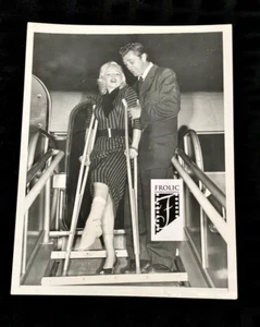 MARILYN MONROE 1953 Original Photo L.A. Airport MM Injured Leg in Canada RARE+++ - Bild 1 von 7