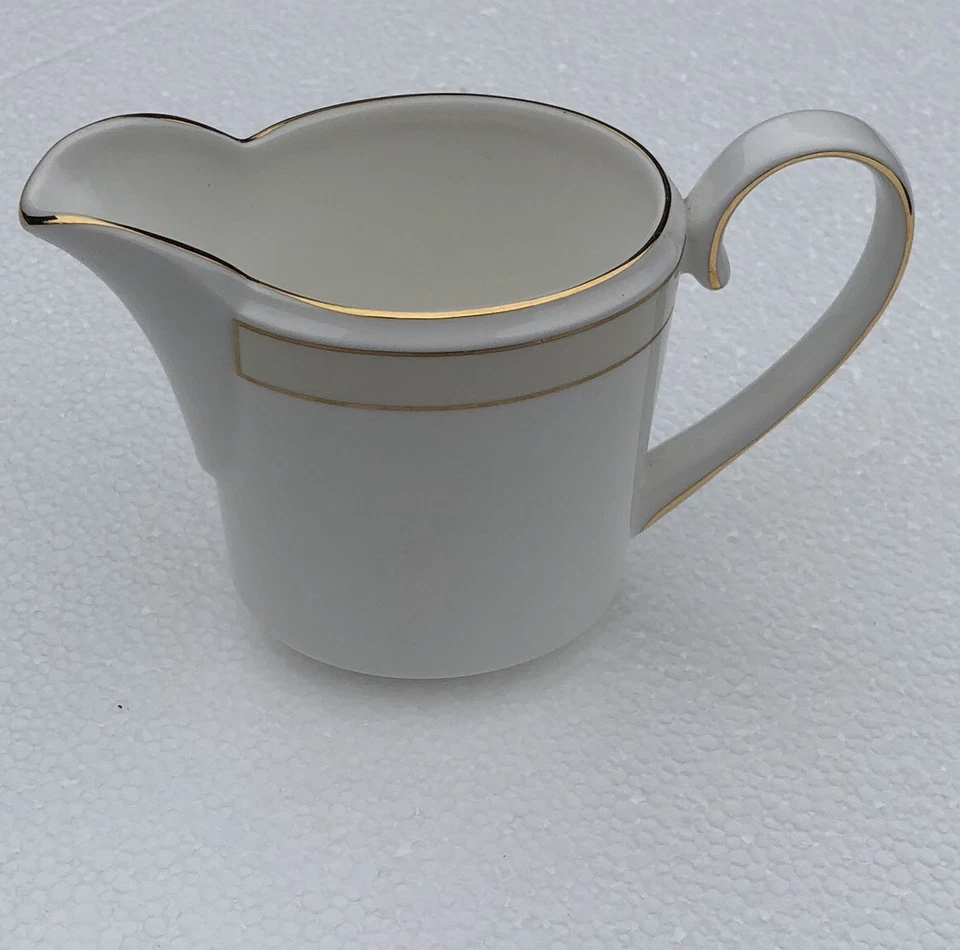 Vera Wang, Duquesa Champagne, Crema ~nueva~ Foto 1 de 4