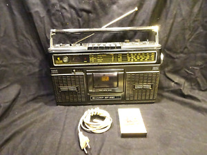 SHARP GF 8181H Boombox Stereo_Kassetten-Radiorecorder Vintage