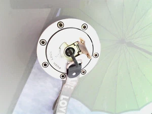 Honda NTV 650 Tankschloss Schloss Tankdeckel Tankverschluss tank lock RC33 - Bild 1 von 3