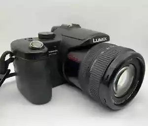Panasonic Lumix DMC-FZ50 Leica DC Vario-Elmarit 1:2.8-3.7 / 7.4-88.8 12x Zoom - Bild 1 von 5