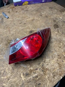 HY2805116 Tail Lamp Assembly Outter Passenger Side Fits 2011-2014 Hyundai Sonata - Picture 1 of 4