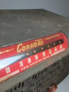 Radio Coradio vintage que funciona con monedas * Falta mecanismo de monedas * enciende retro - Imagen 1 de 18