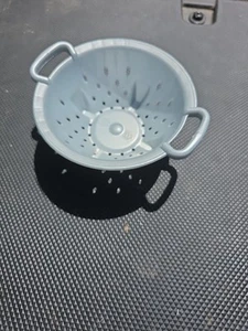 Step2 Fun with Friends KITCHEN ~ Step 2 Silver Colander Strainer  - Picture 1 of 5