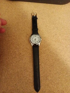 New Mens Quartz Watch Looks A Like Leather Band - Picture 1 of 10