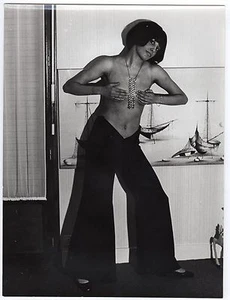 PHOTOGRAPHIE ORIGINALE/HUBERT TOYOT/JEUNE FEMME/PIN UP - Picture 1 of 1