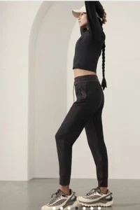 Athleta Pants Women’s 14 black headlands hybrid trek cargo jogger hiking outdoor - Picture 1 of 5