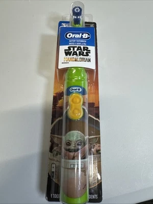Cepillo de dientes eléctrico Oral-B para niños Star Wars Mandalorian a batería, suave - NUEVO Foto 1 de 4