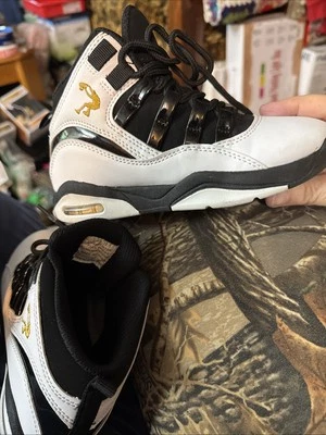 Shaq Full Press 运动鞋青少年尺码 5.5 白色和黑色/金色口音 #1e — 第 1/4 张图片