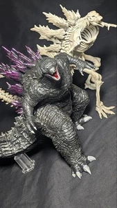 Godzilla Painted Plastic Model - Picture 1 of 11