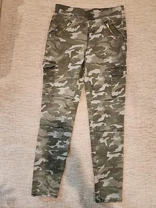 Justice Girl's Camo Jeggings Size 16 B-42 - Picture 1 of 12