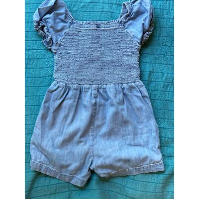 Mameluco vaquero Gap talla S para niñas ~ Dulce detalle calado mangas abullonadas ~ ¡Uno y listo! Foto 1 de 4