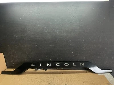 2015 - 2017 Lincoln Navigator Rear Hatch Trim Molding License Camera M6125 DG Oe - Image 1 of 4